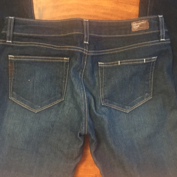 Paige boot cut jeans in dark wash barely worn - Picture 3 of 3